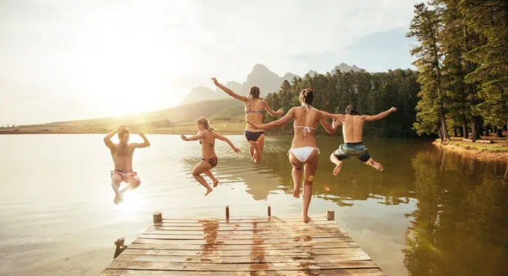 La joie de partir en vacances entre amis