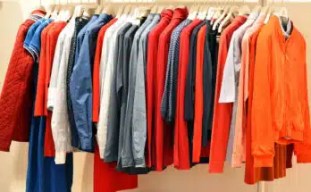 Faites appel à un grossiste proposant une large collection de vêtements pour votre boutique